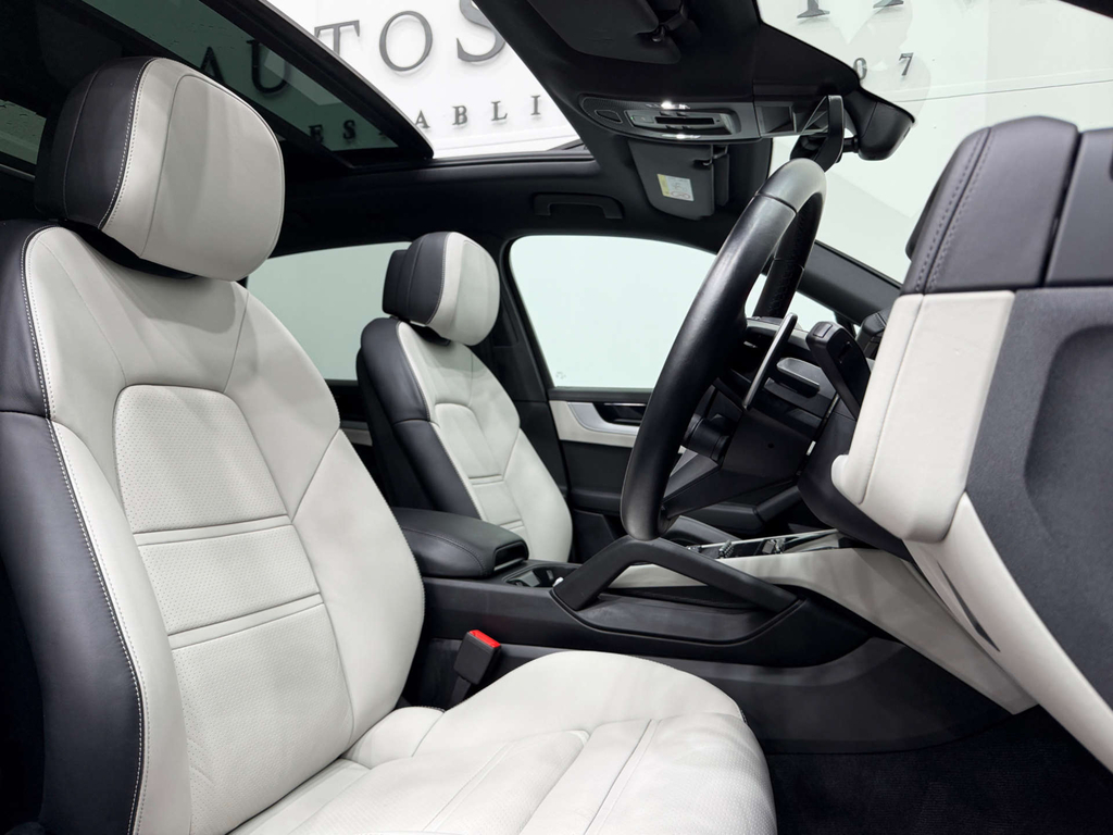 Porsche Cayenne 3 L V6 E-hybrid 4Wd MV73TCZ #2