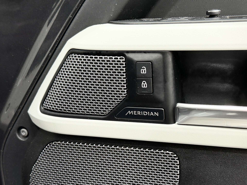 Land Rover Defender X-dynamic Hse Red #32