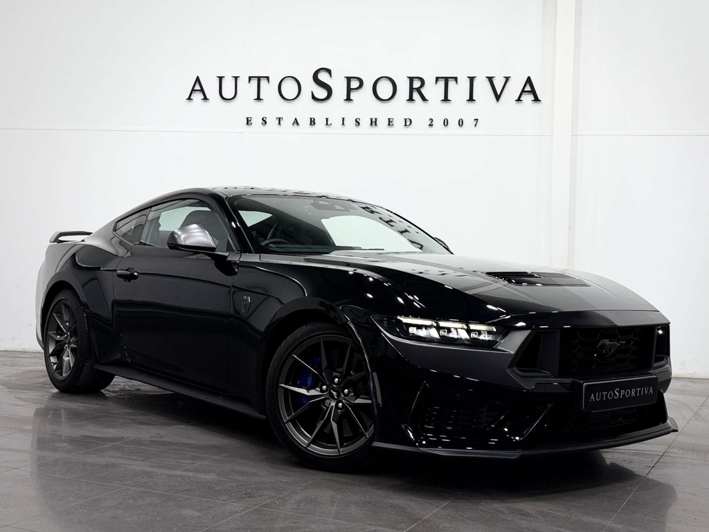Ford Mustang 5 L Dark Horse HG25UNK