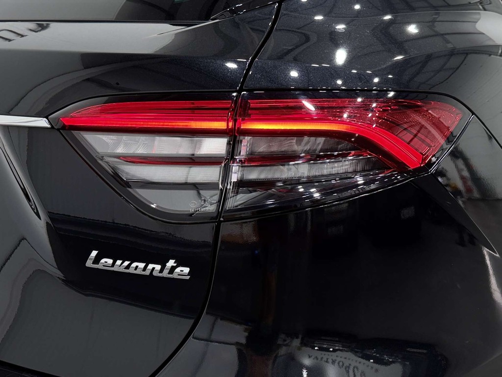 Maserati Levante 3.8 L V8 Trofeo 4Wd #24