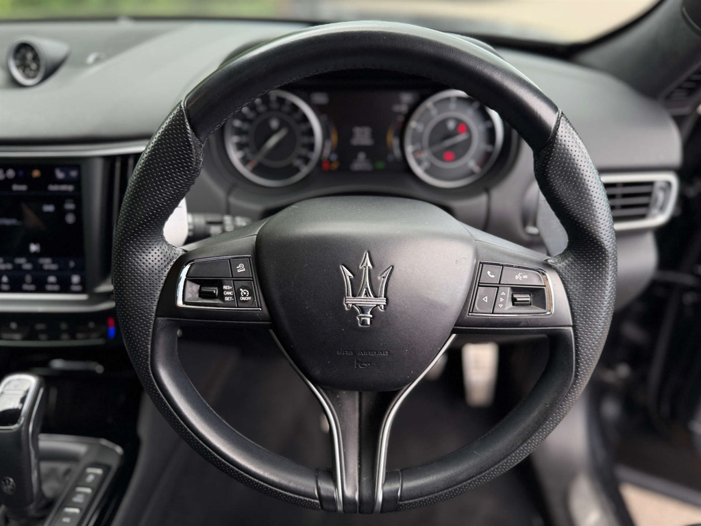 Maserati Levante V6 Modena Blue #14
