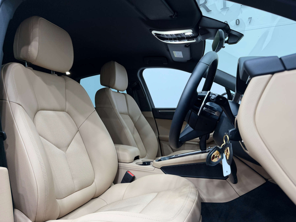 Porsche Macan 2 L 4Wd  #2