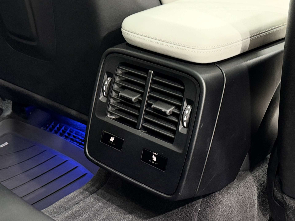 Porsche Taycan Taycan 4S Black #16