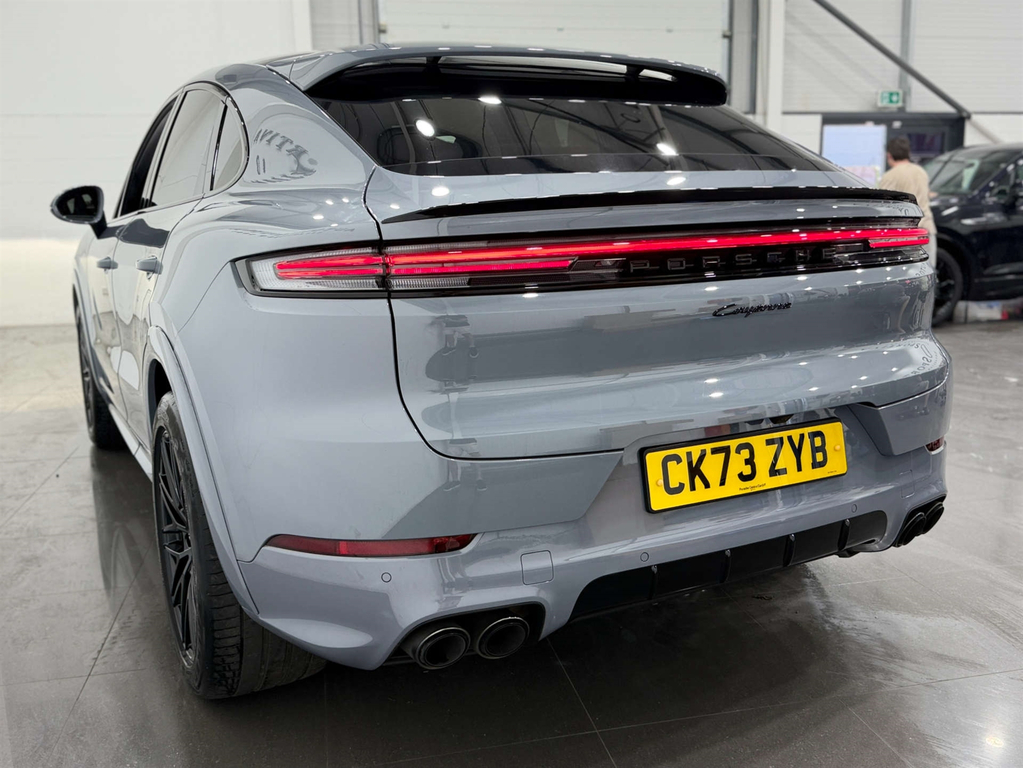Porsche Cayenne Estate Black #9