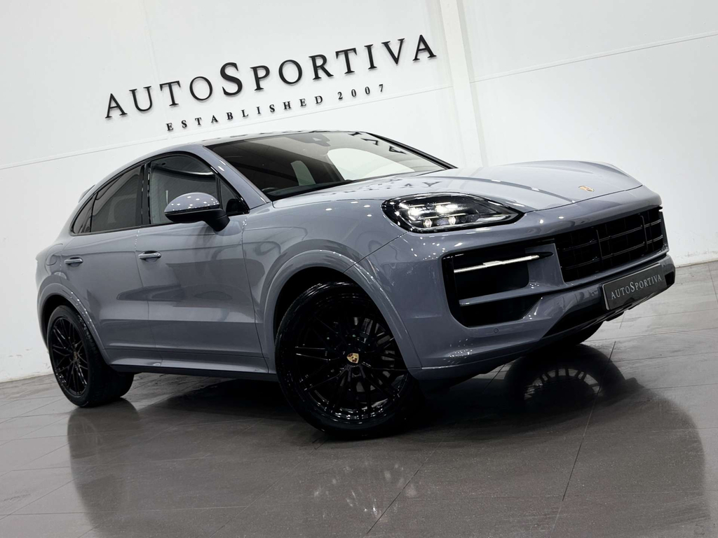 Porsche Cayenne Estate Black #40