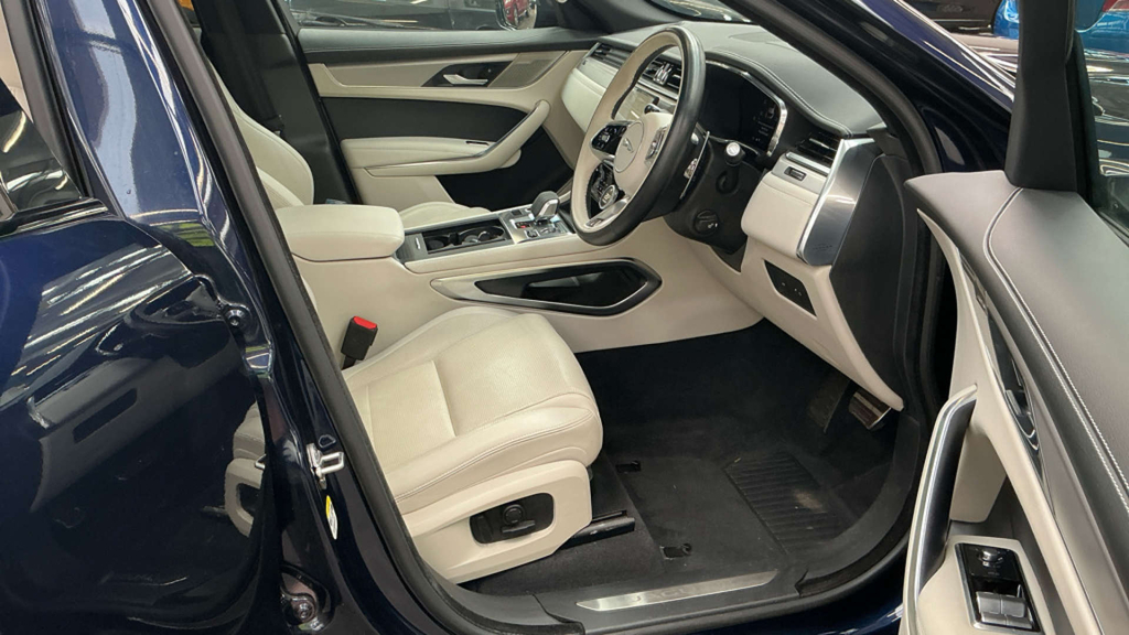 Jaguar F-Pace 2 L R-dynamic Se Black Awd 4Wd  #2