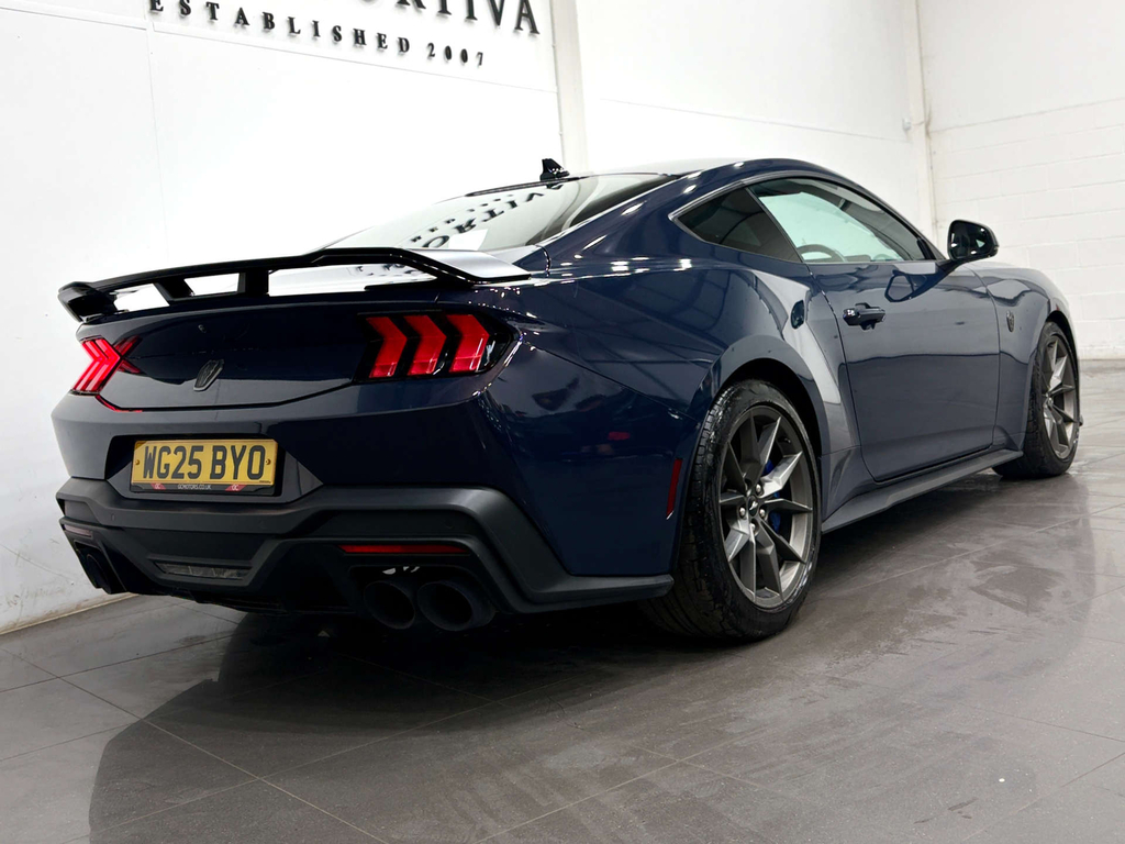 Ford Mustang 5 L Dark Horse #3