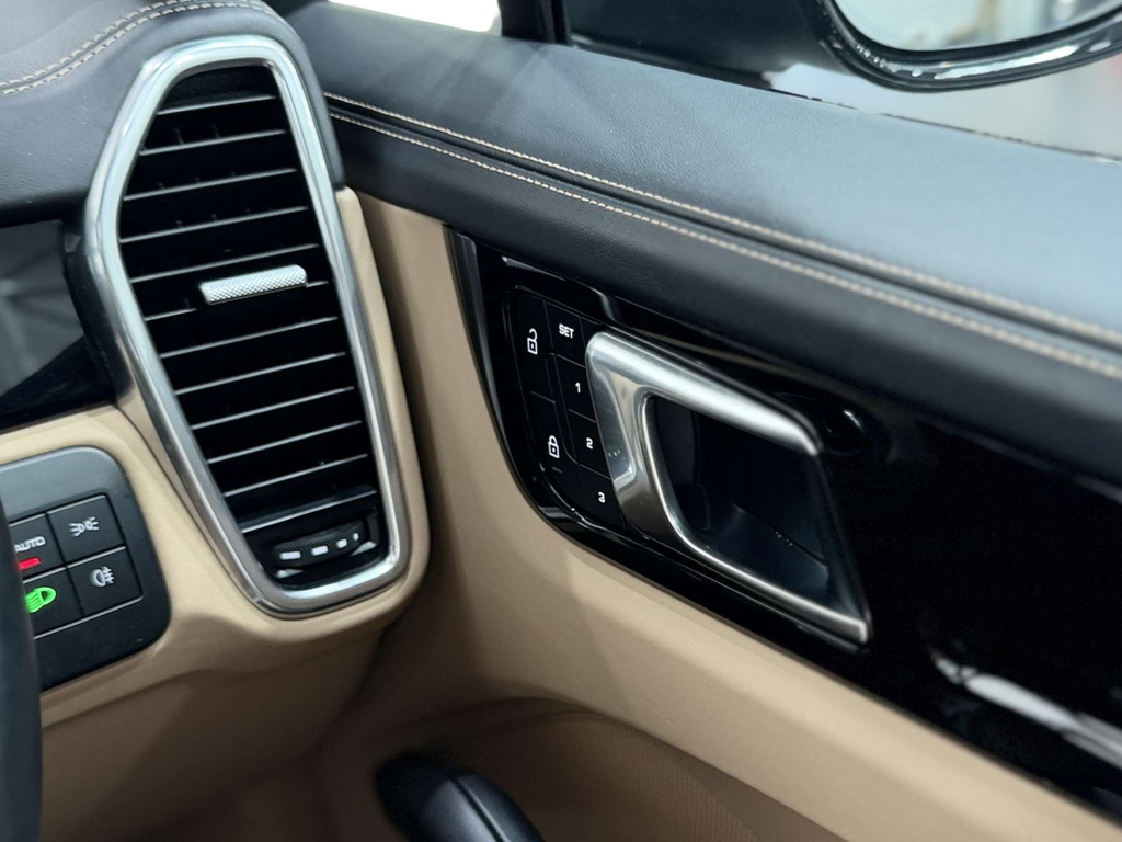 Porsche Cayenne 3 L V6 E-hybrid 4Wd  #22