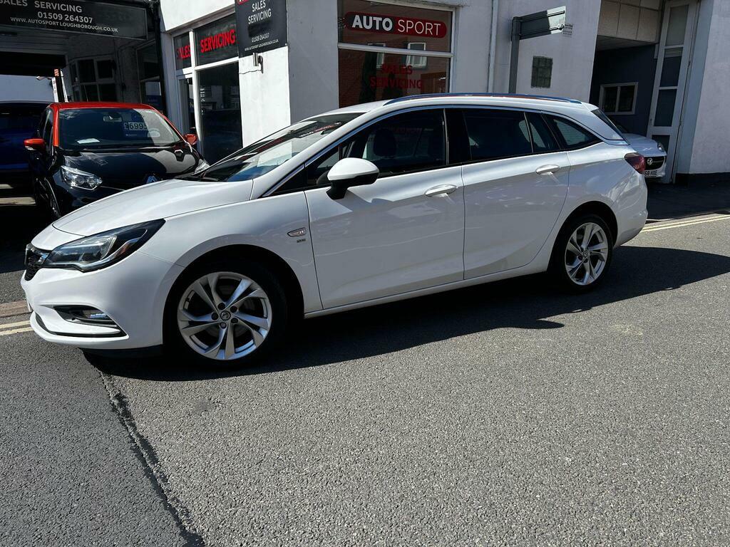 Vauxhall Astra 1.6 Cdti Blueinjection Sri Nav Sports Tourer Euro White