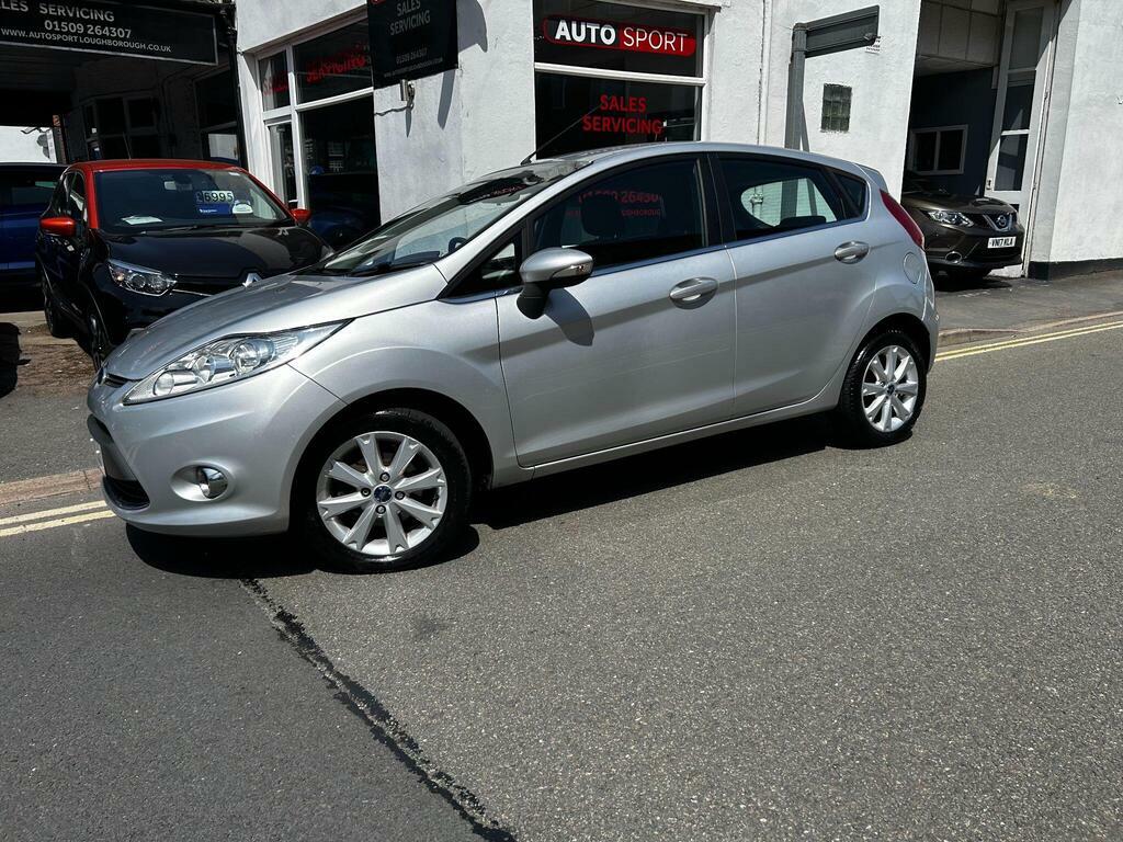 Ford Fiesta 1.6 Titanium 118 Bhp Black #1