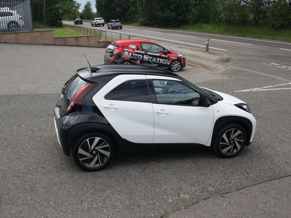 Toyota Aygo X Edge White #5