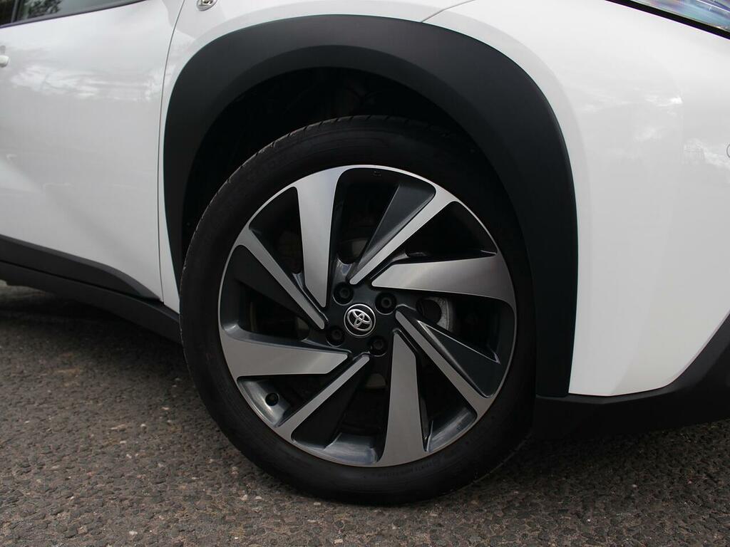 Toyota Aygo X Edge White #4