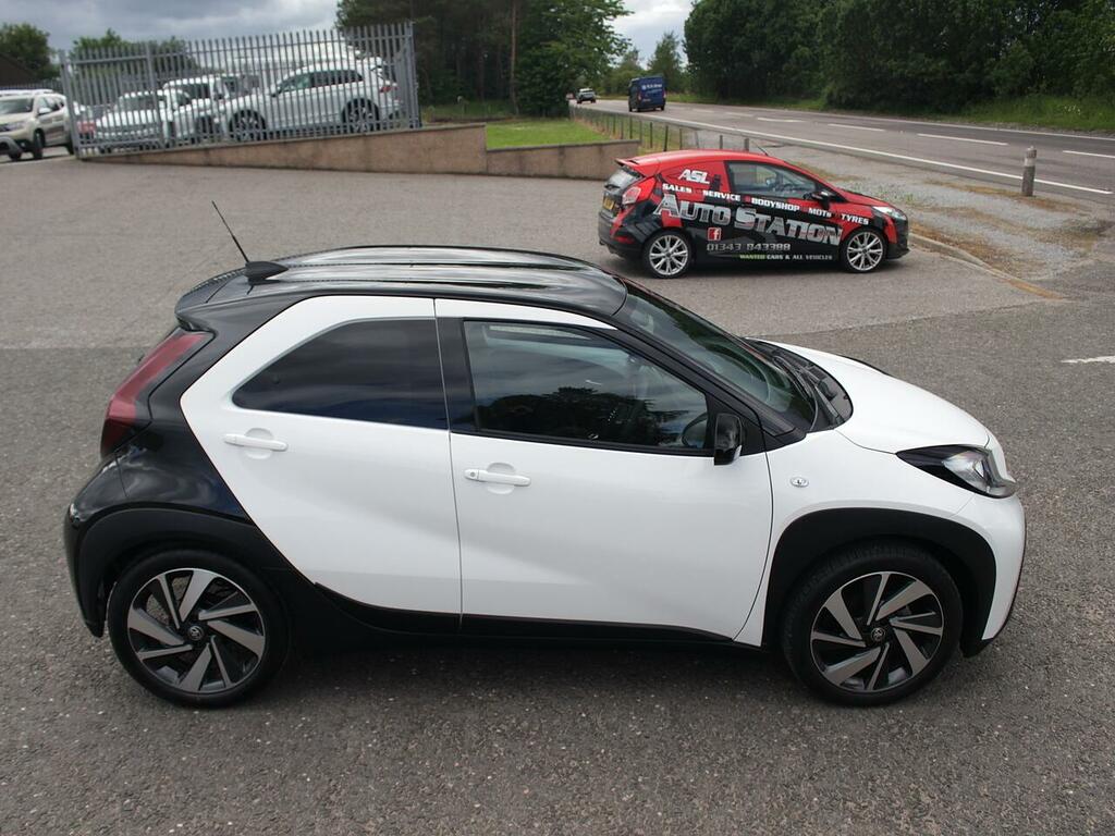 Toyota Aygo X Edge White #6