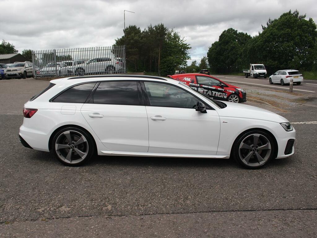 Audi A4 Avant Black Edition White #5