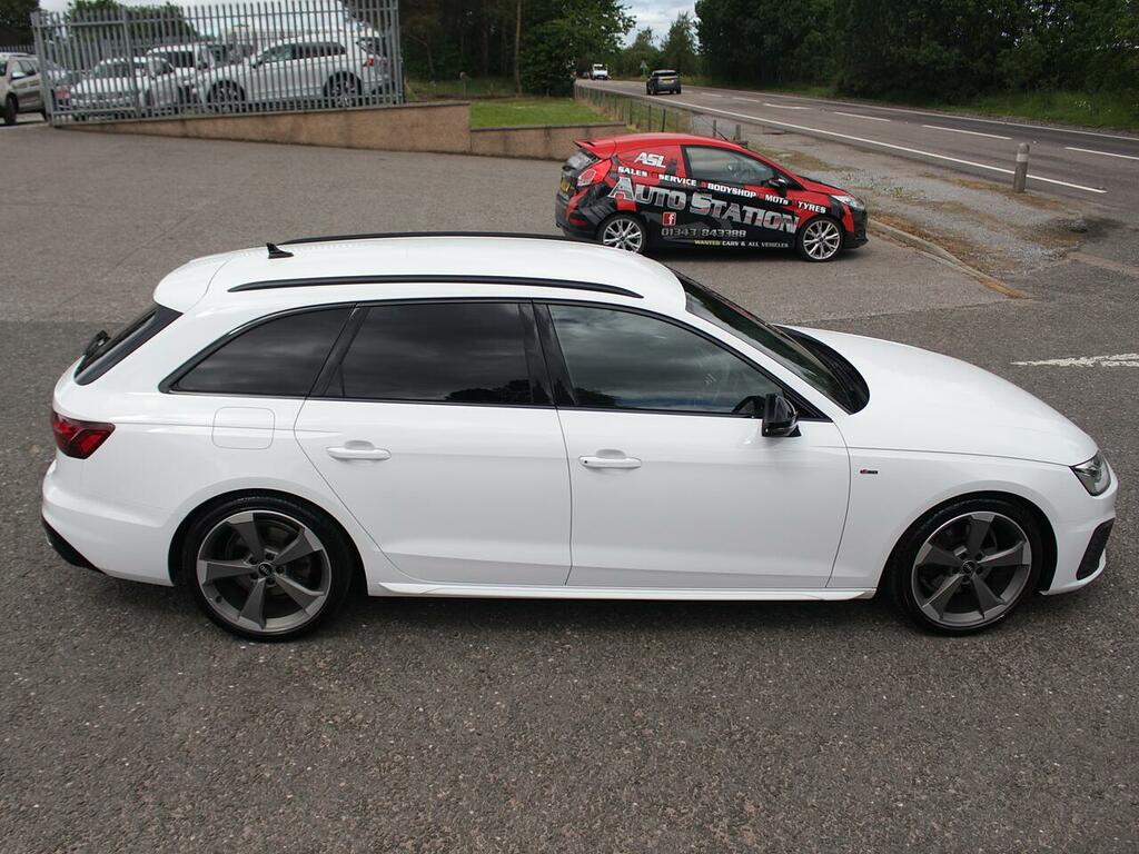 Audi A4 Avant Black Edition White #4