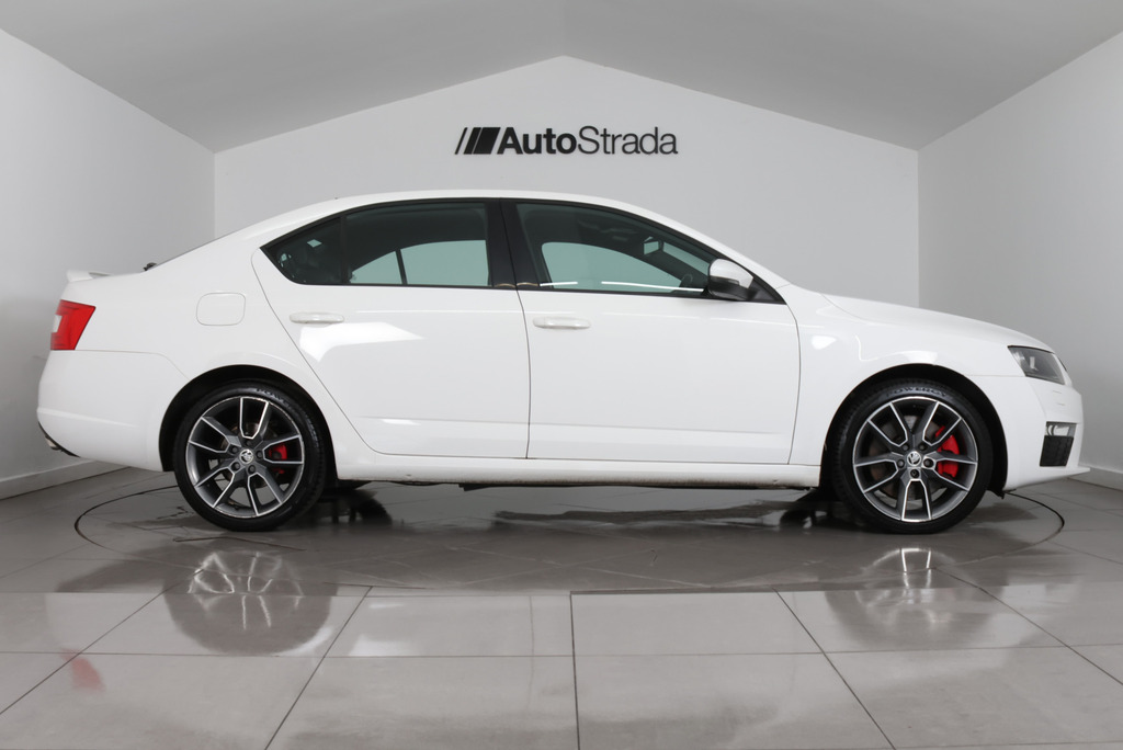 Skoda Octavia 2.0 Tdi Vrs White #3