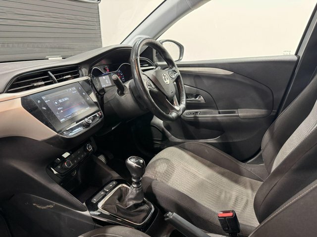 Vauxhall Corsa Turbo Se Premium Euro LL20EOO White #3