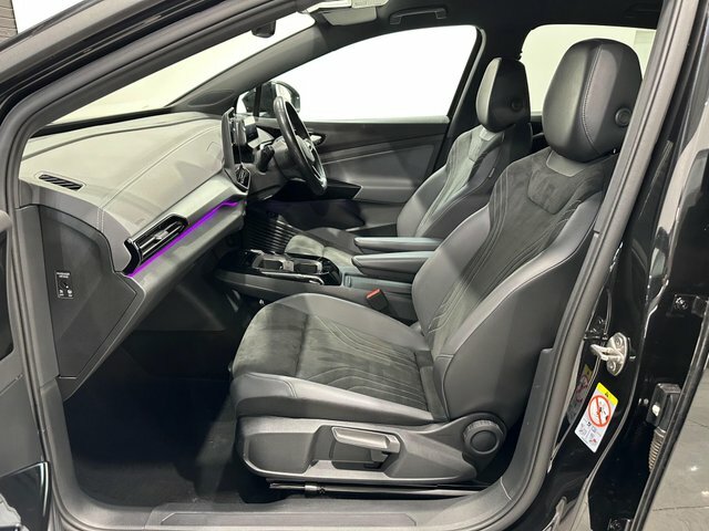 Volkswagen ID.4 77Kwh Match LR25FVP Black #3