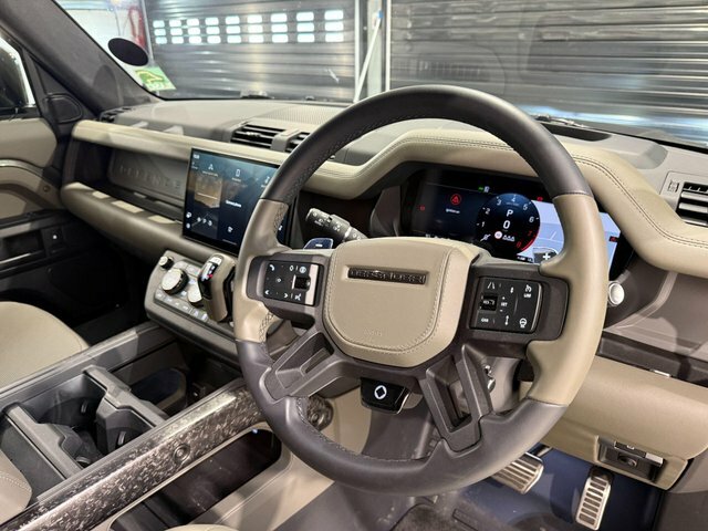 Land Rover Defender 110 V8 Mhev Octa Edition Green #3