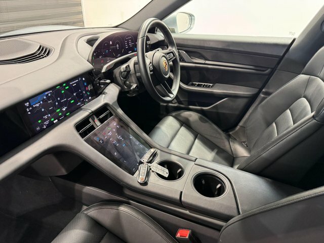 Porsche Taycan Plus 93.4Kwh 4S Silver #3