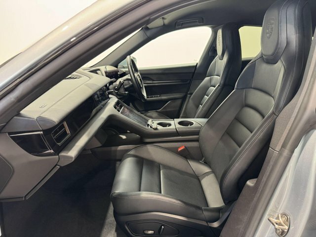 Porsche Taycan Plus 93.4Kwh 4S Silver #2