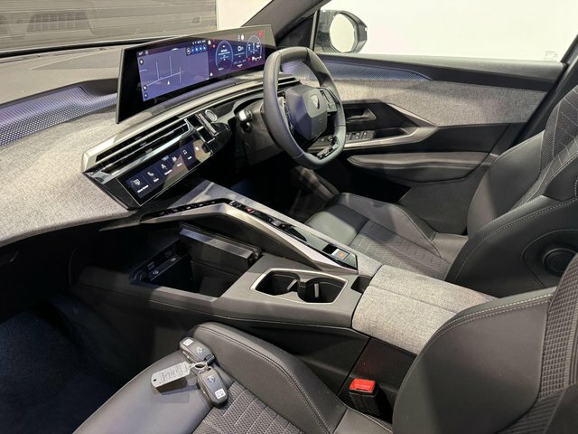 Peugeot 3008 Gt E-dsc6 Euro 6 Grey #4