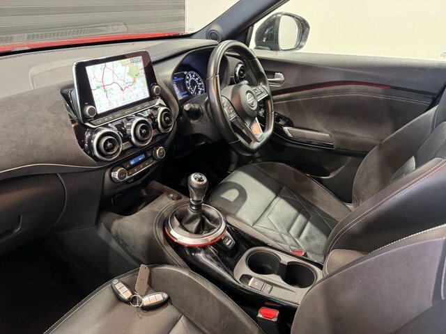 Nissan Juke Dig-t Tekna Euro 6 Red #3