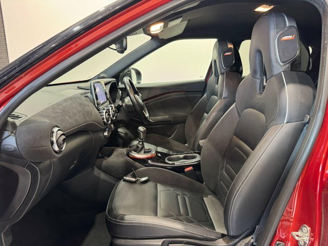 Nissan Juke Dig-t Tekna Euro 6 Red #2