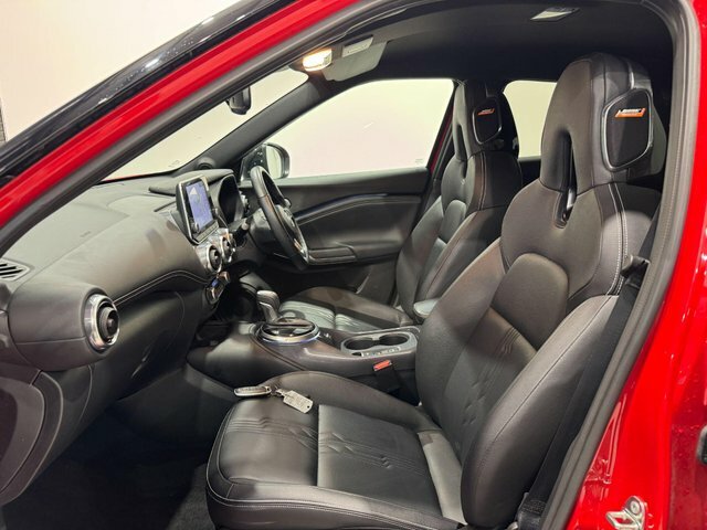 Nissan Juke Tekna Euro 6 DY23EAE Red #2
