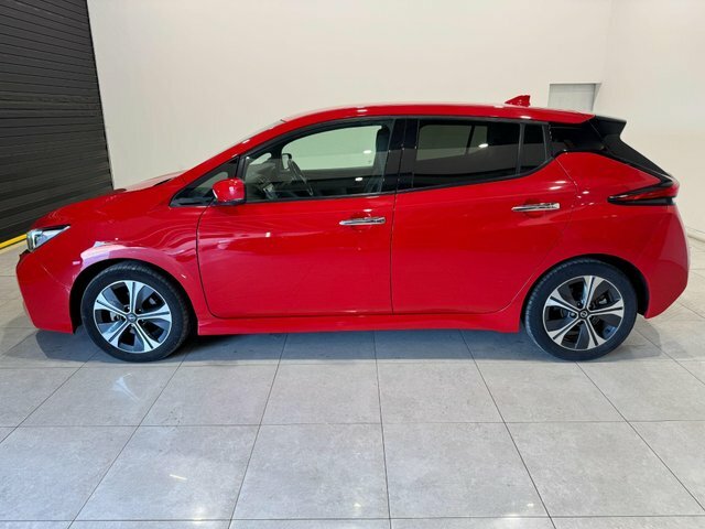 Nissan Leaf Tekna Auto 5dr Red #4