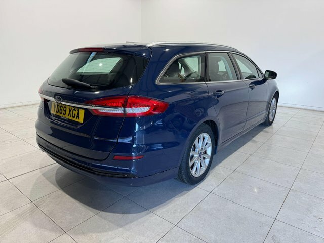 Ford Mondeo Saloon Black #8