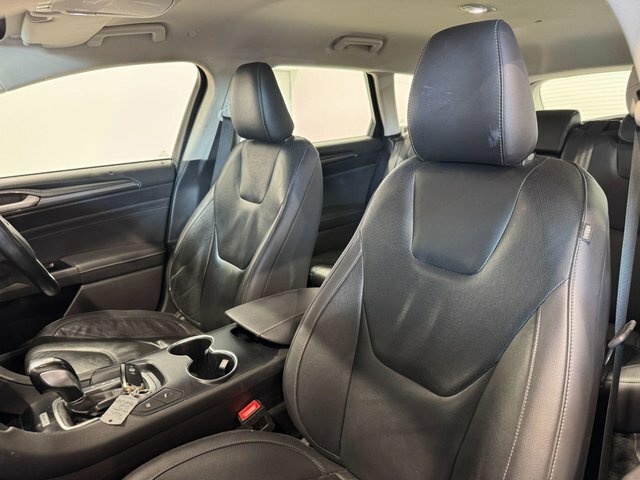 Ford Mondeo Saloon Black #10