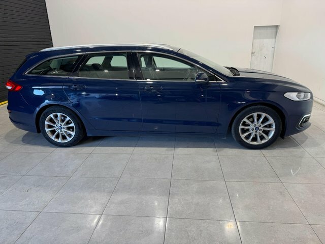 Ford Mondeo Saloon Black #7