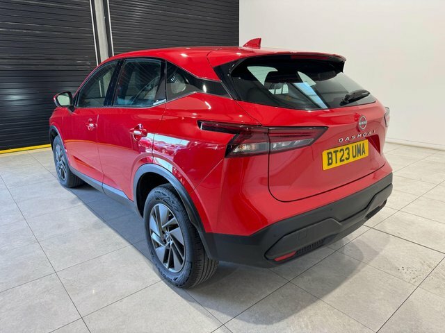 Nissan Qashqai Dig-t Mhev Acenta Premium BT23UMA Red #5