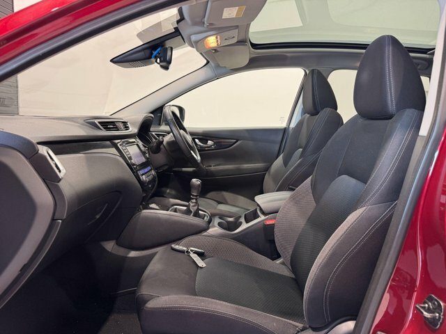 Nissan Qashqai Dci N-connecta Euro 6 Red #2
