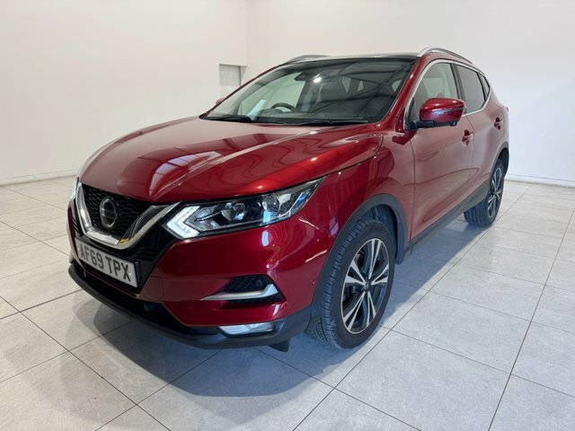 Nissan Qashqai Dci N-connecta Euro 6 Red