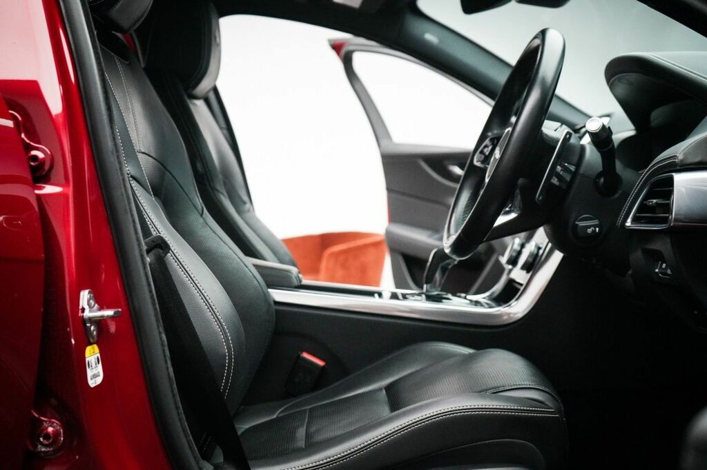 Jaguar XE 2.0D R-dynamic Se Grey #29
