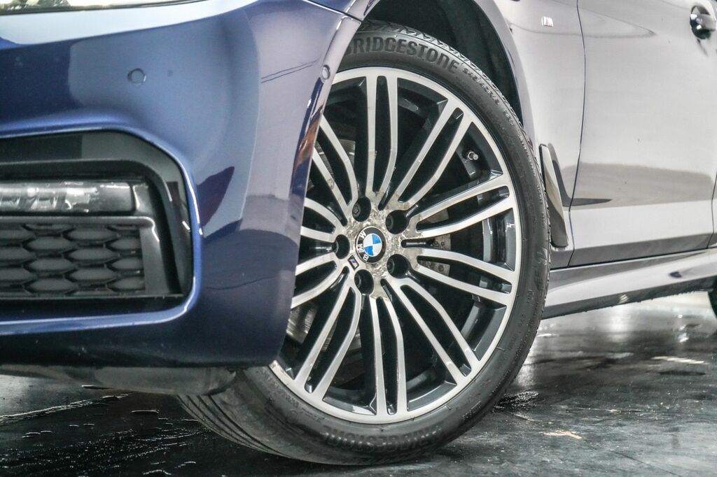 BMW 5 Series 2018 2.0 520D M Sport Touring Xdri Blue #2