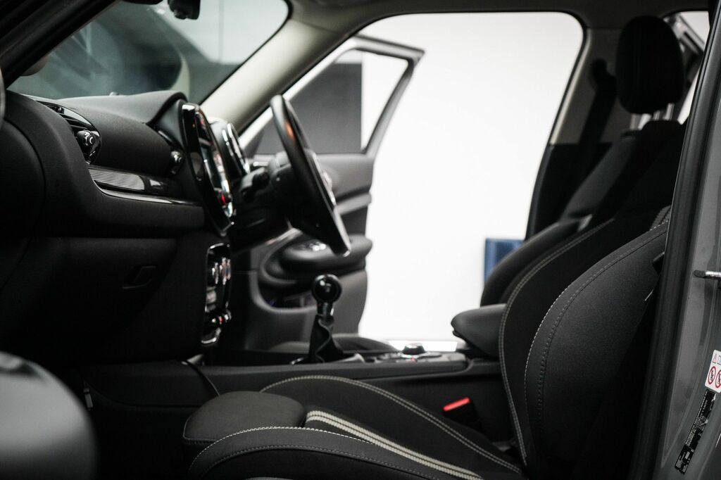 Mini Clubman Cooper White #32