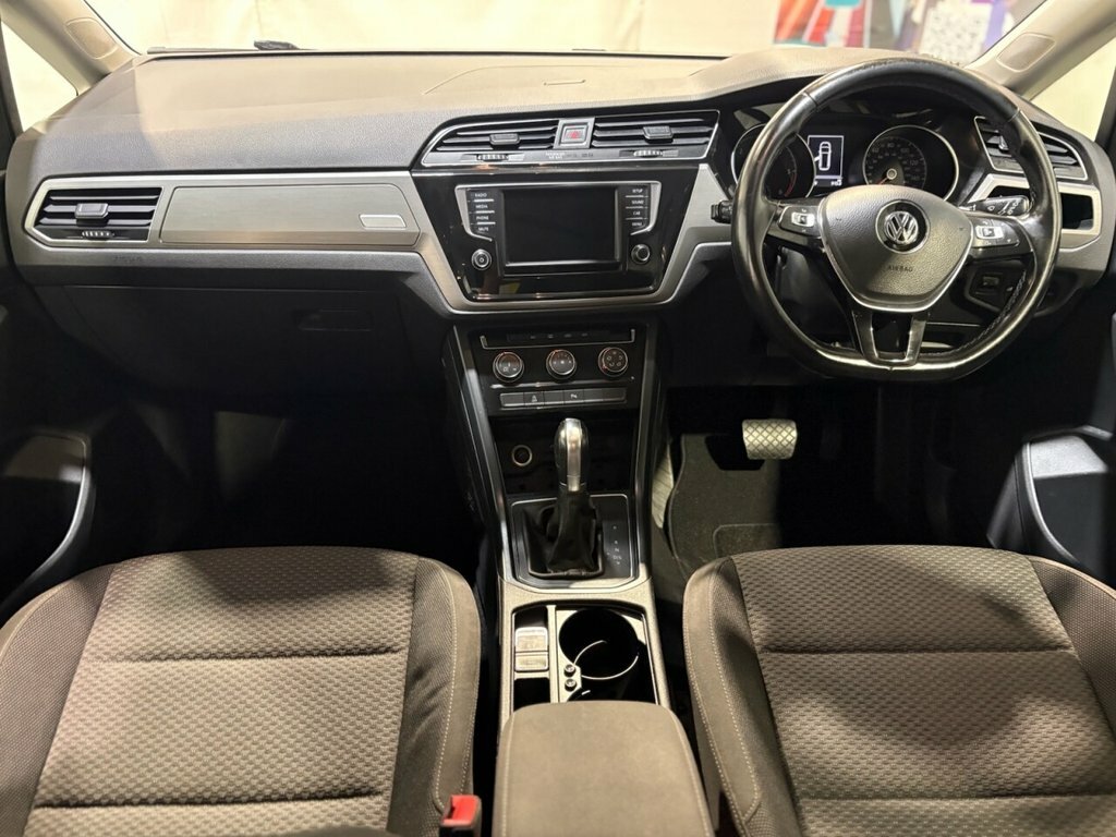 Volkswagen Touran 1.6L Se Black #2