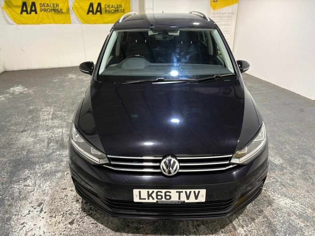 Volkswagen Touran 1.6L Se Black #5
