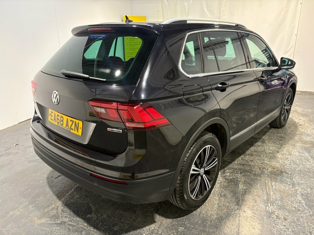 Volkswagen Tiguan 2L Se Navigation EA68AZN Black #2