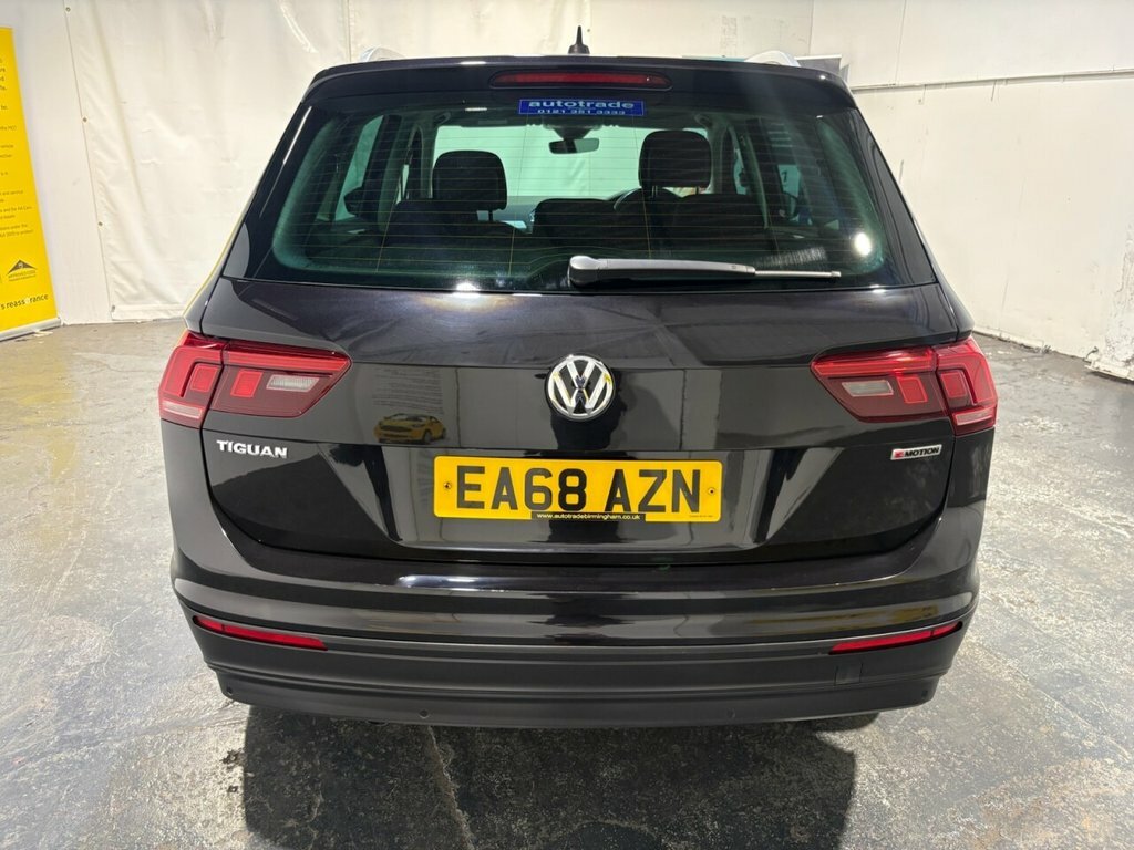 Volkswagen Tiguan 2L Se Navigation EA68AZN Black #4