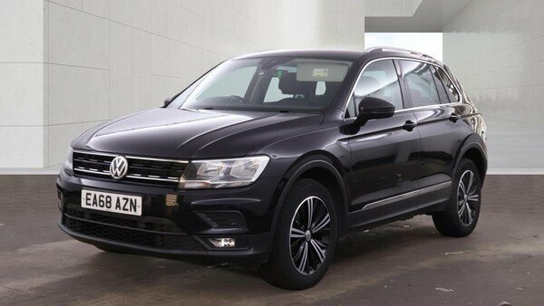 Volkswagen Tiguan 2L Se Navigation Black #2