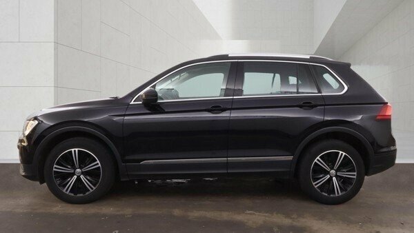 Volkswagen Tiguan 2L Se Navigation Black #3