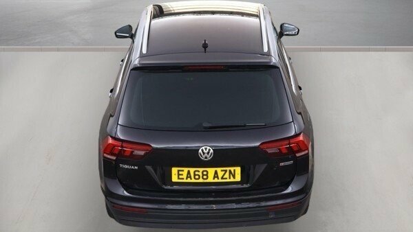 Volkswagen Tiguan 2L Se Navigation Black #6