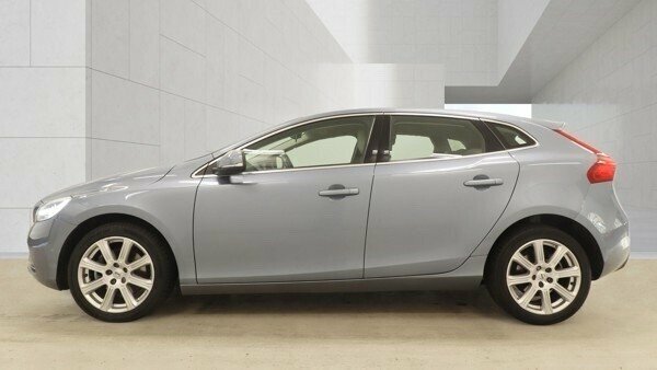 Volvo V40 2L Inscription Blue