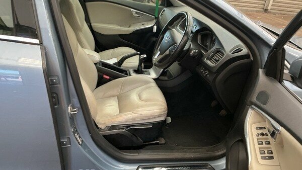 Volvo V40 2L Inscription Blue #2