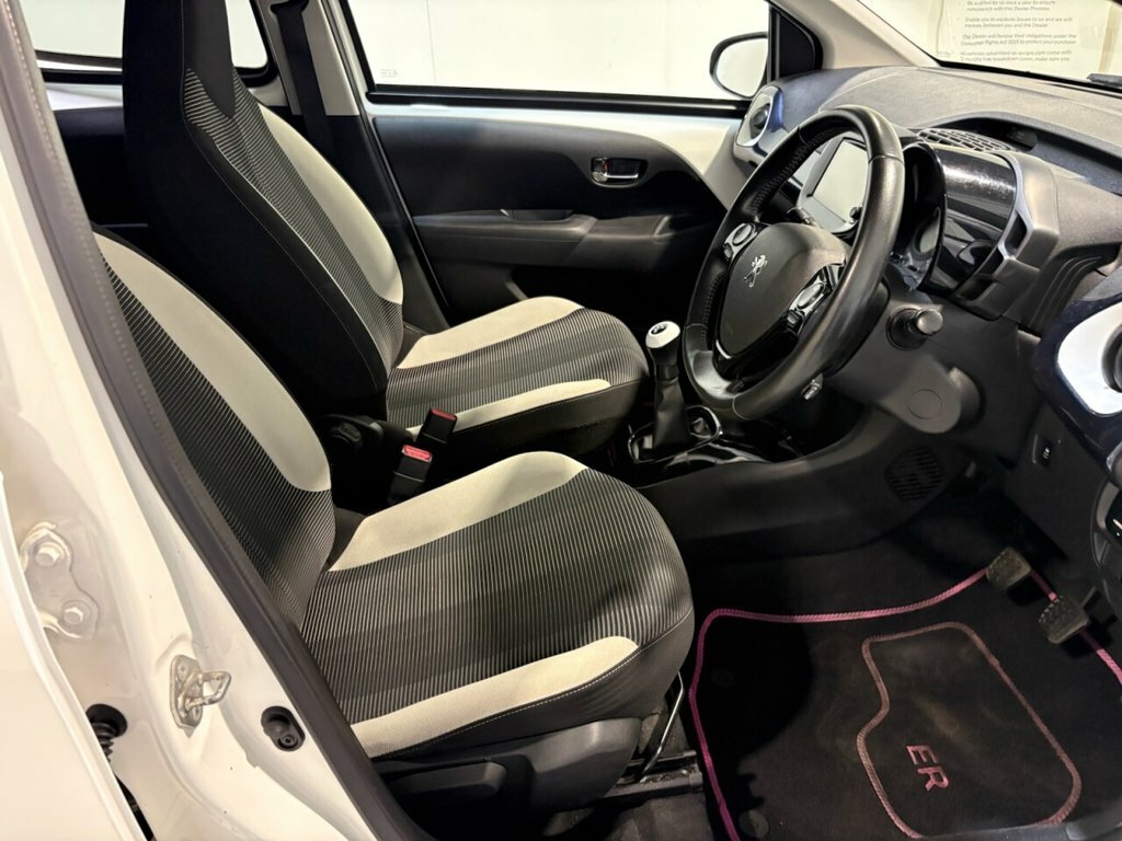 Peugeot 108 1.2L Collection White #3