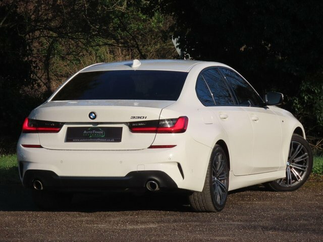 BMW 3 Series Automatic YA69WXU White #5